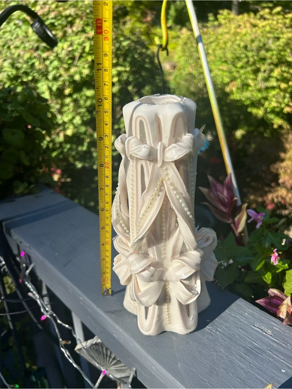 Handcrated elegant cream
